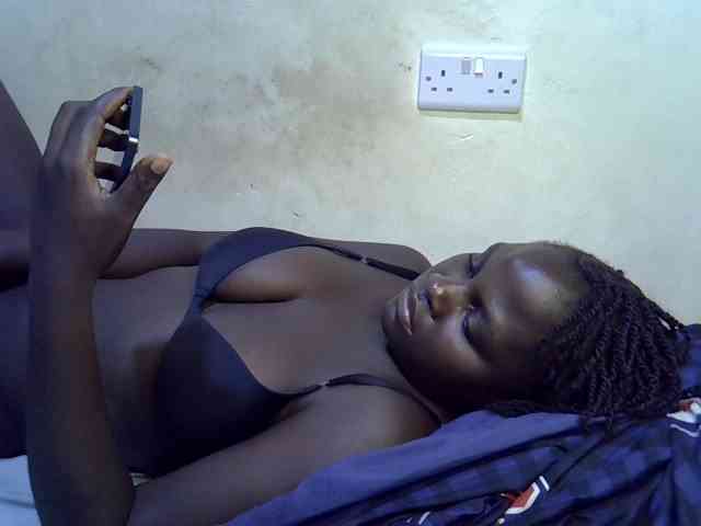 African-qeen1 webcam