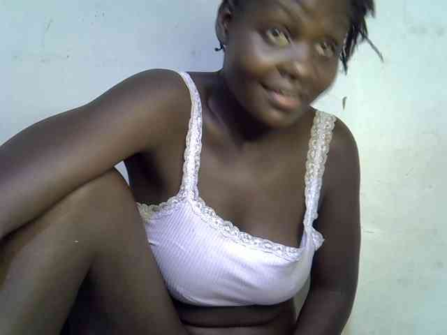 African-qeen1