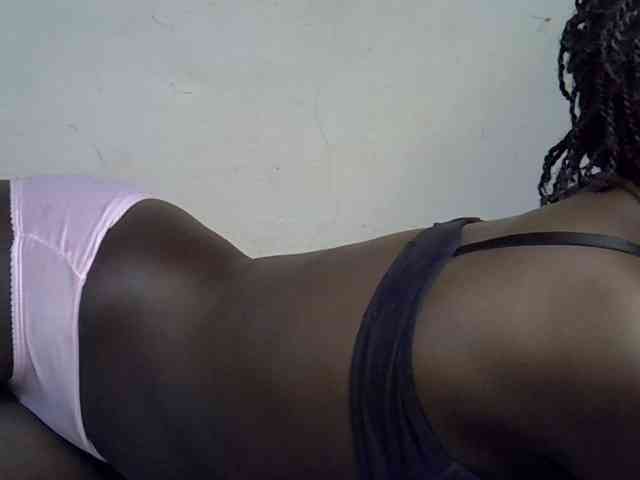 African-qeen1