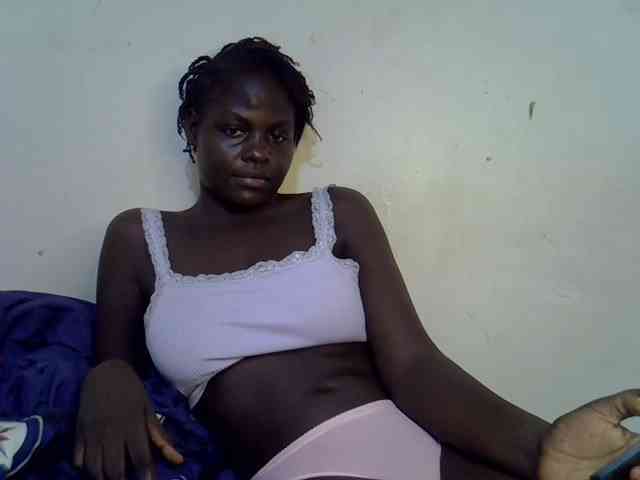 African-qeen1