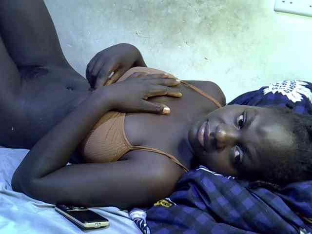 African-qeen1