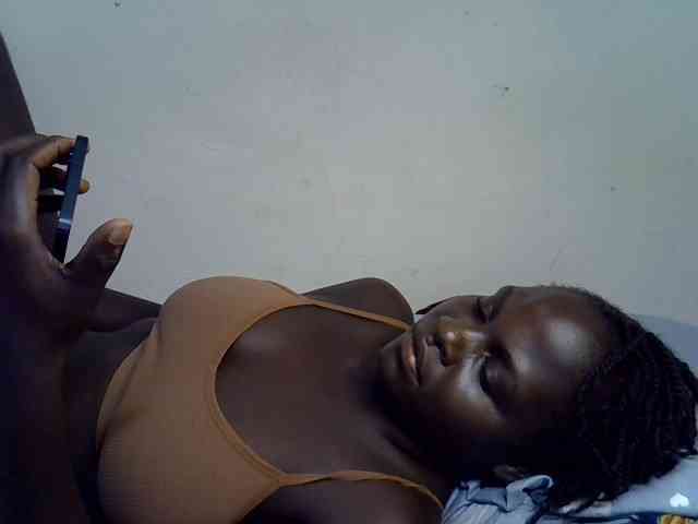 African-qeen1 webcam