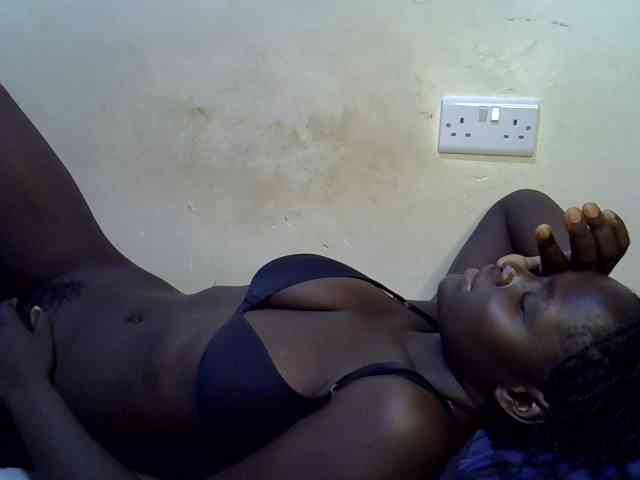 African-qeen1 webcam