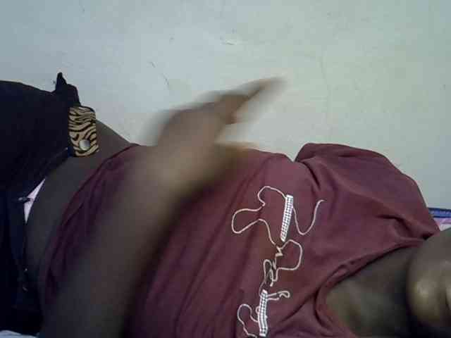African-qeen1