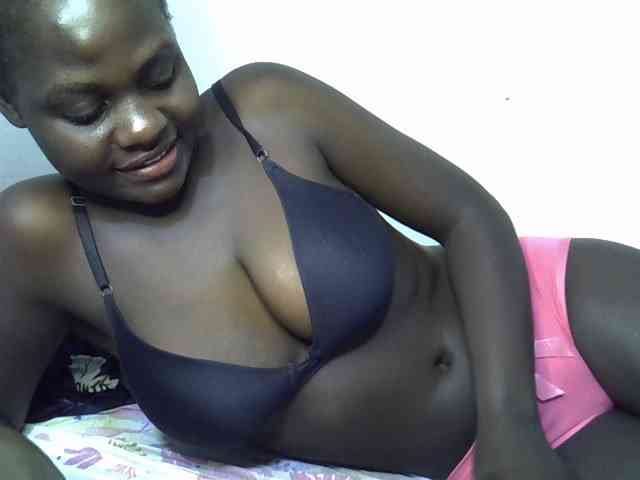 African-qeen1