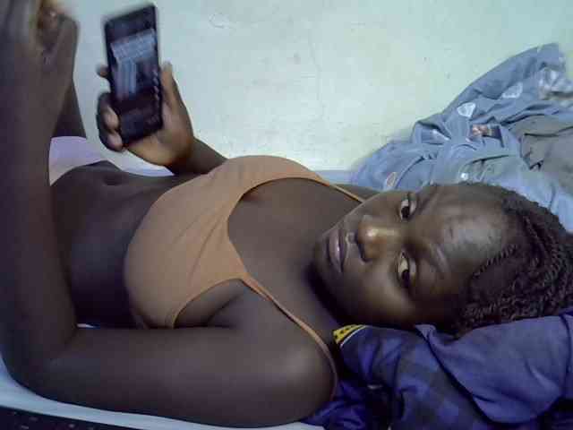 African-qeen1