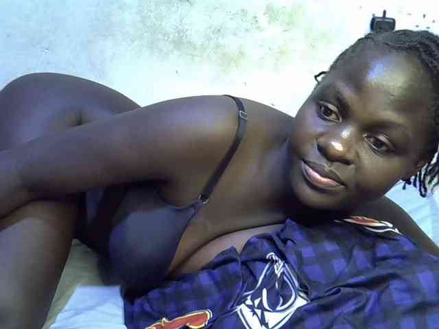 African-qeen1