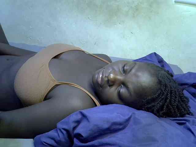 African-qeen1