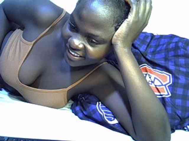 African-qeen1