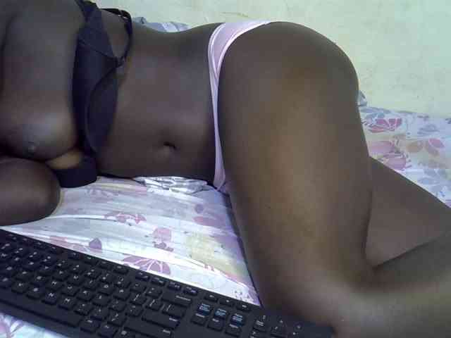 African-qeen1