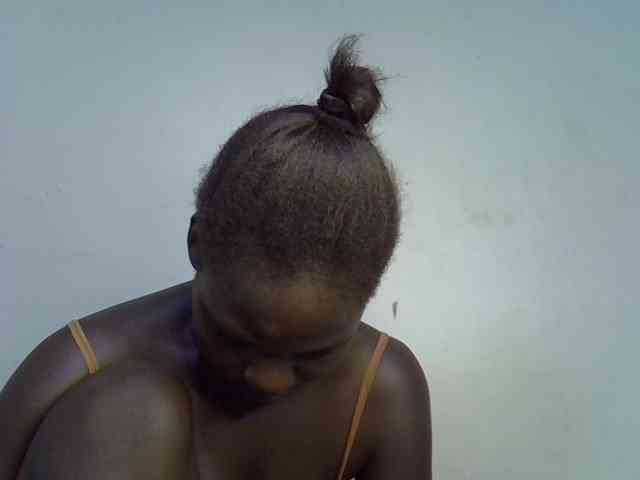 African-qeen1