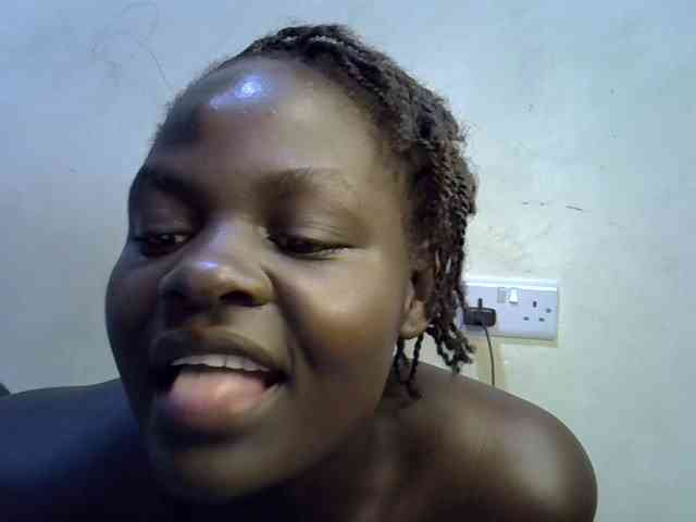 African-qeen1