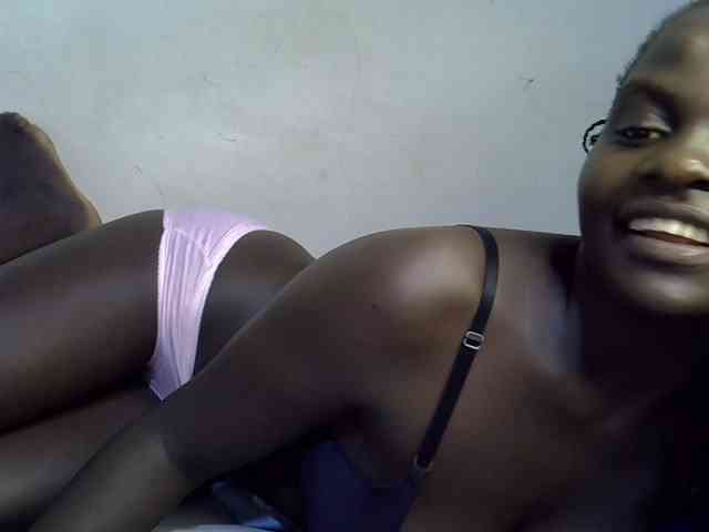 African-qeen1