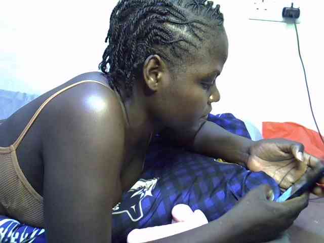 African-qeen1