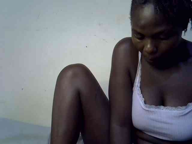 African-qeen1
