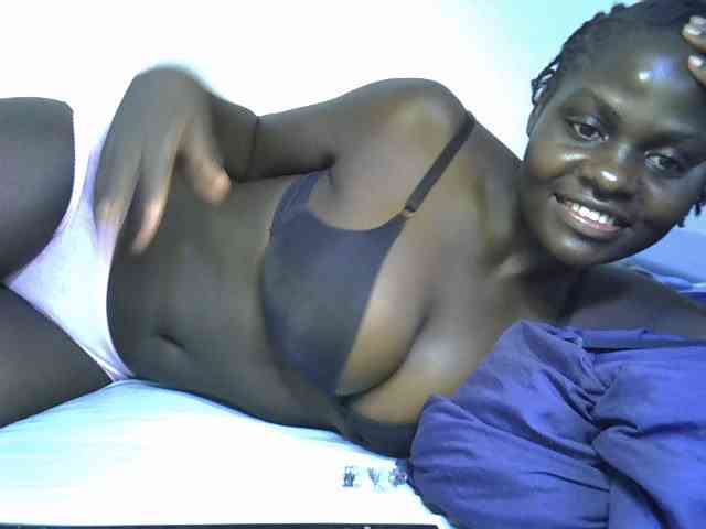 African-qeen1