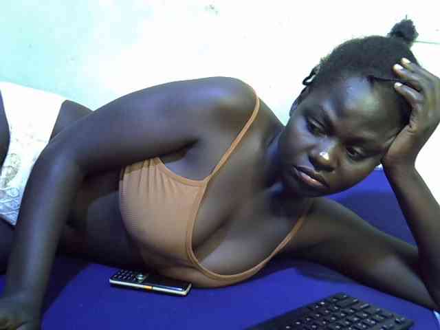 African-qeen1 webcam