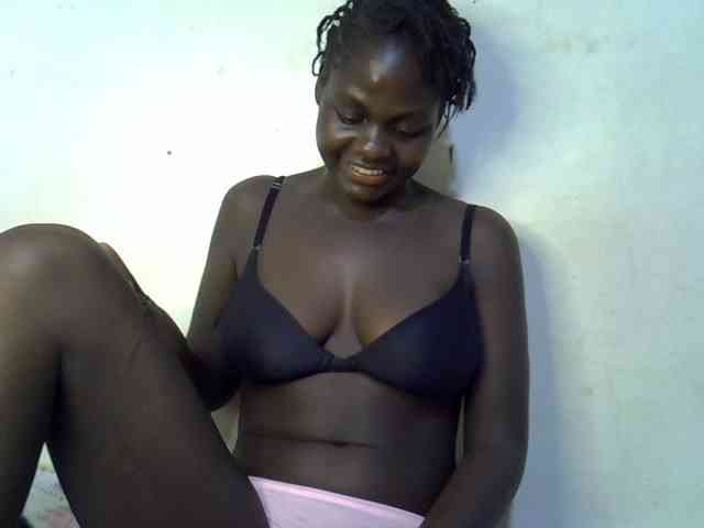 African-qeen1
