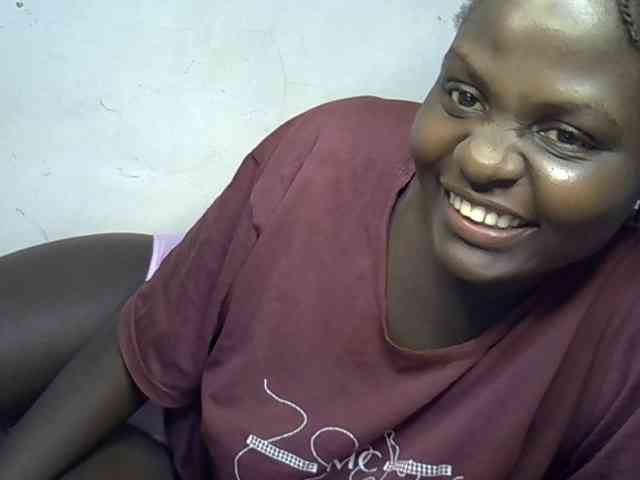 African-qeen1