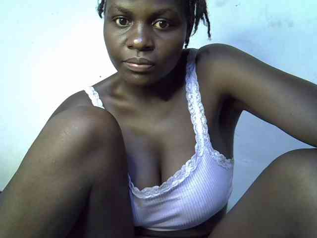 African-qeen1