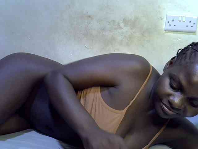 African-qeen1
