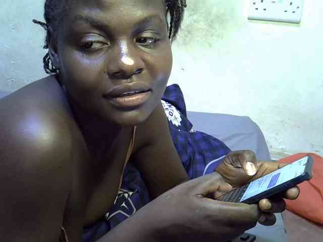 African-qeen1