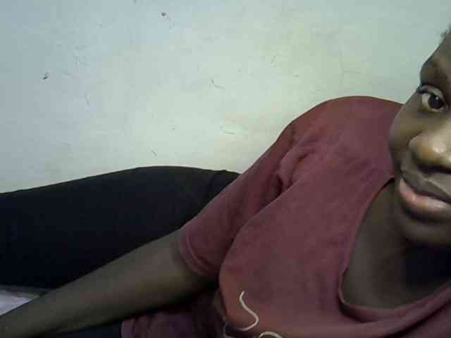 African-qeen1