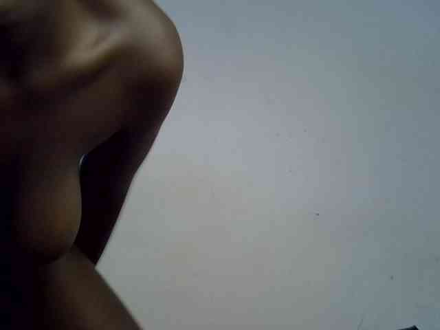 African-qeen1