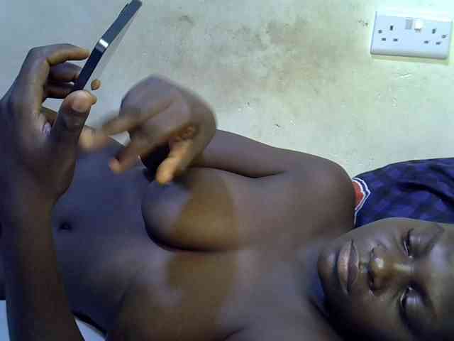 African-qeen1 webcam