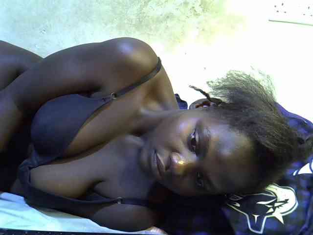 African-qeen1 webcam