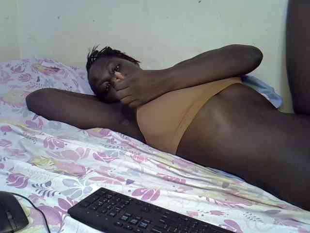 African-qeen1