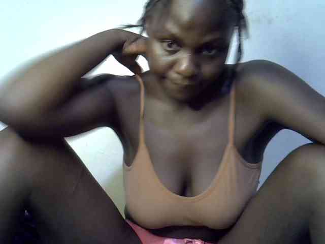 African-qeen1
