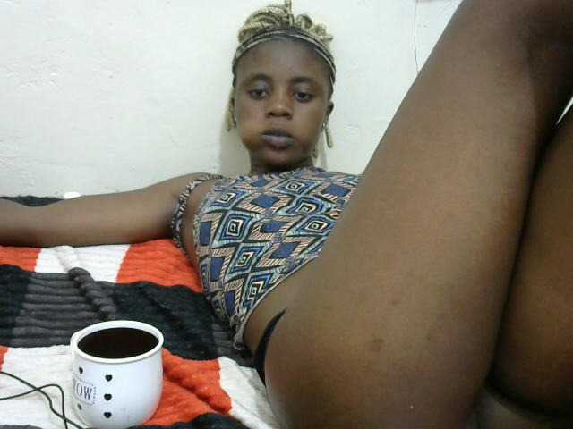 Prettygal5 live cam on BongaCams