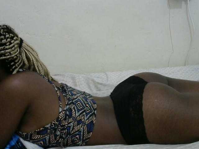 Prettygal5 live cam on BongaCams