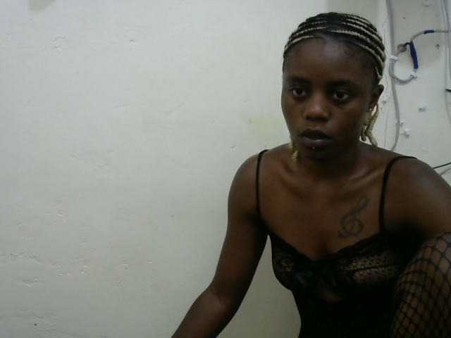 Prettygal5 live cam on BongaCams