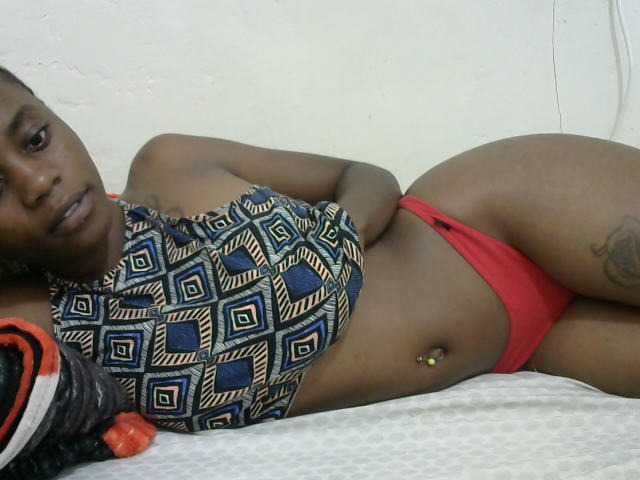Prettygal5 live cam on BongaCams