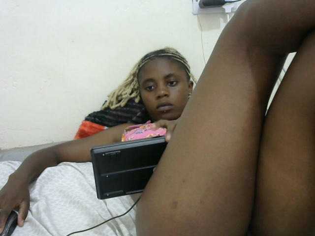 Prettygal5 live cam on BongaCams