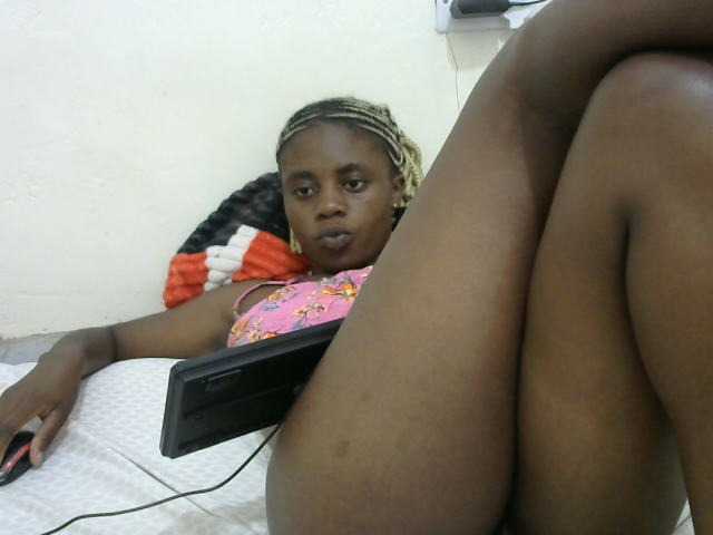 Prettygal5 live cam on BongaCams