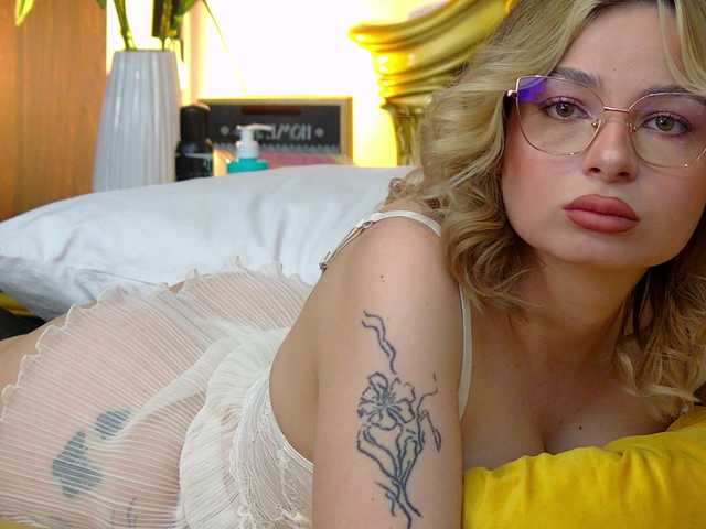FreyaAzelle live cam on BongaCams