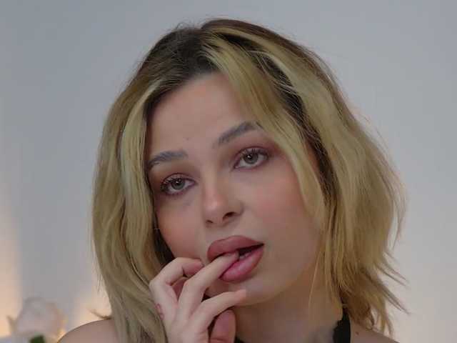 FreyaAzelle live cam on BongaCams
