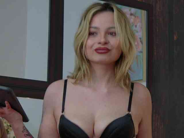 FreyaAzelle FreyaAzelle