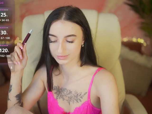 EmilyyMoon live cam preview