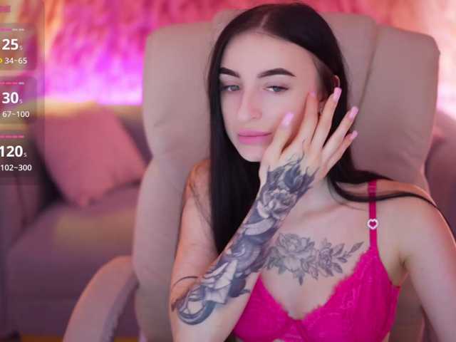 EmilyyMoon live cam on BongaCams