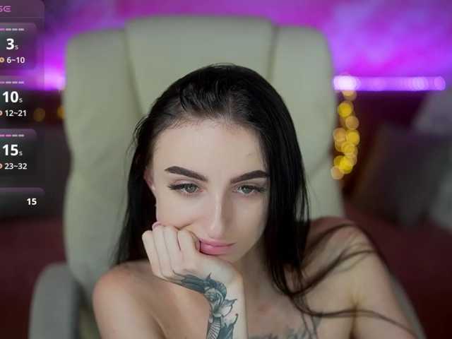 EmilyyMoon live cam on BongaCams