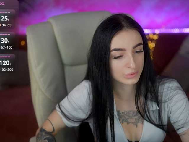 EmilyyMoon live cam on BongaCams