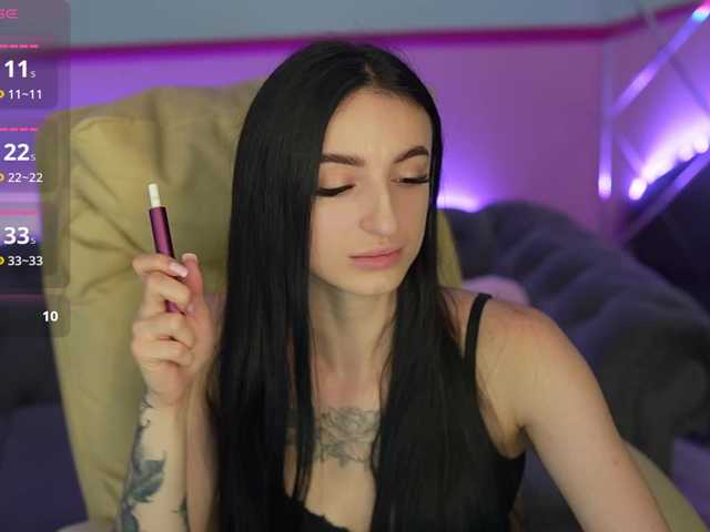 EmilyyMoon live cam on BongaCams