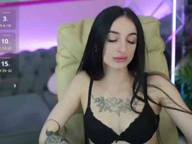 EmilyyMoon webcam