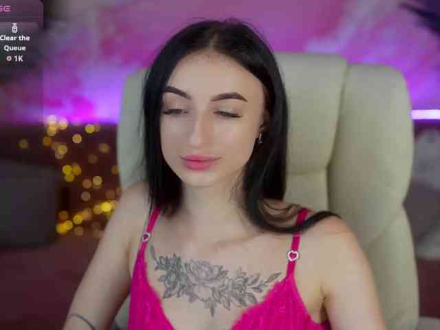 EmilyyMoon webcam