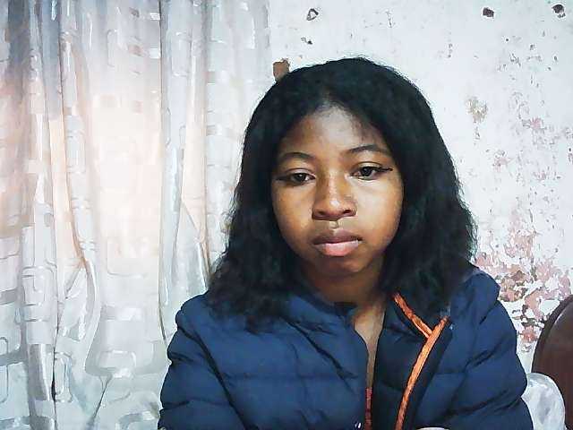 Mimi01 live cam on BongaCams