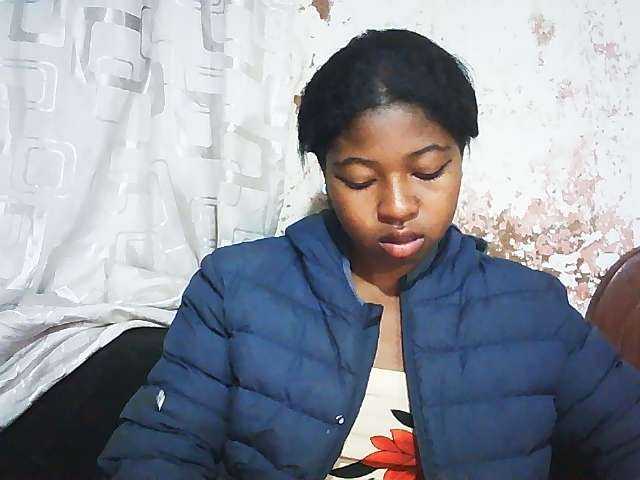 Mimi01 live cam on BongaCams